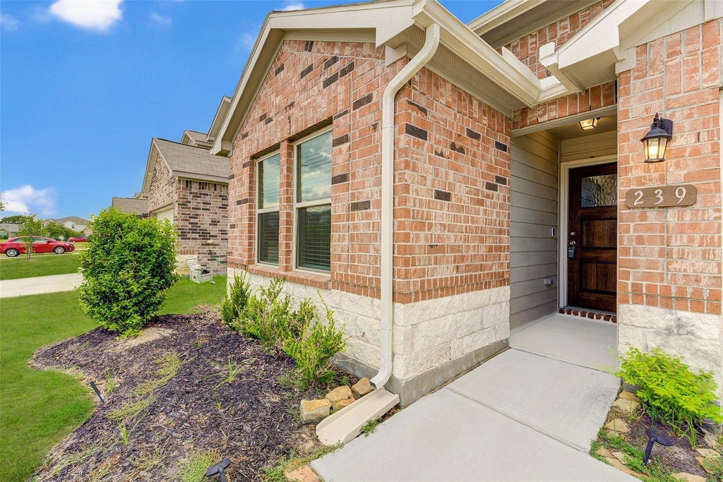 239 Murrieta Lane - Photo 2