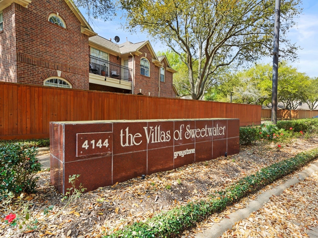 4144 Greystone Way - Photo 0