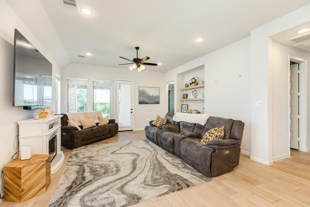 5023 Eliot Place - Photo 11