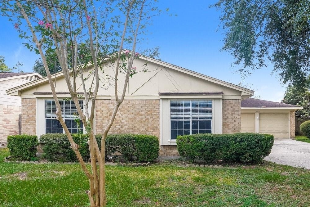 2707 Skelton Drive - Photo 0