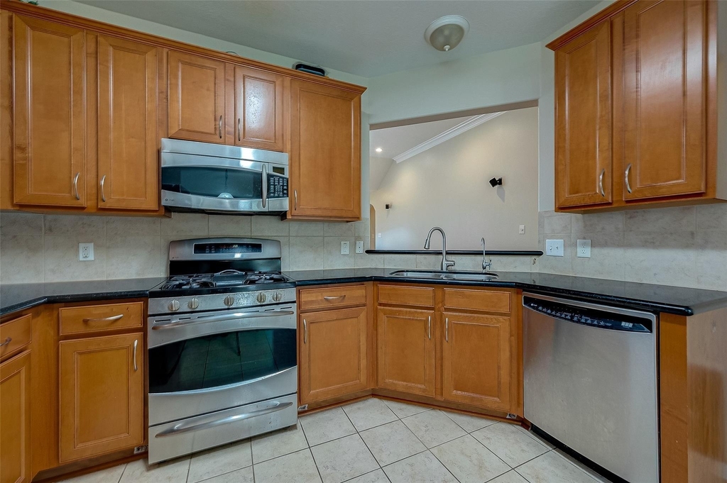 8923 Willow Wind Lane - Photo 10