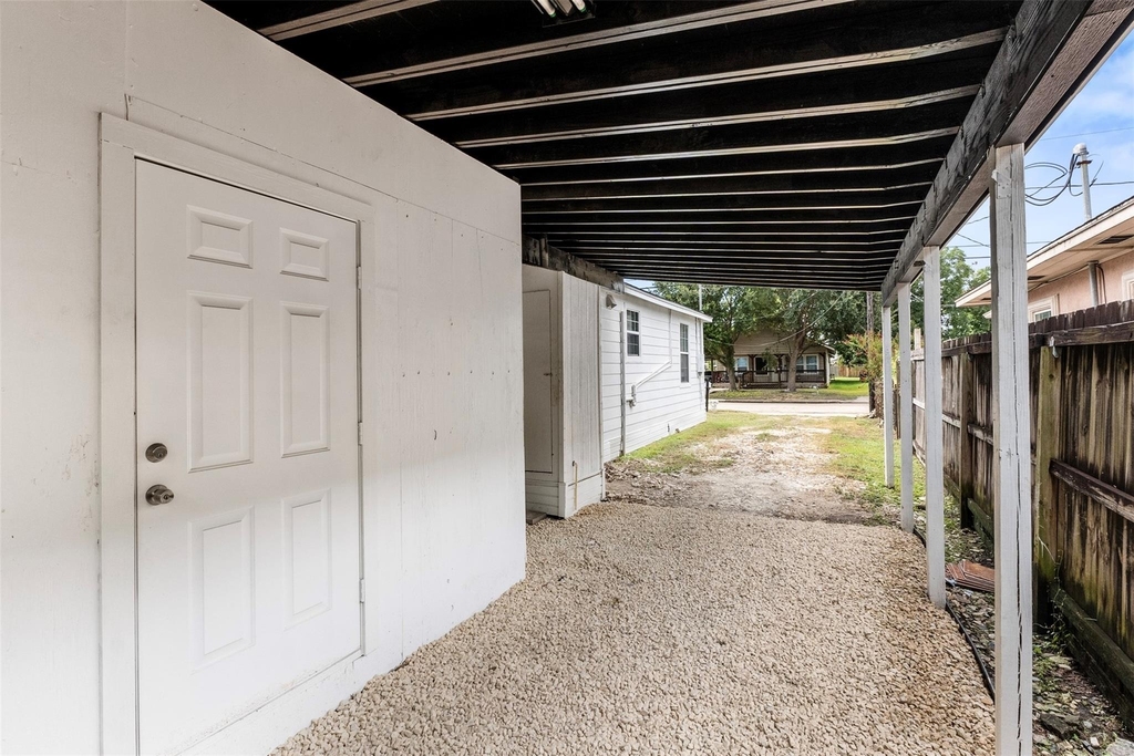 2701 Almendares Avenue - Photo 16