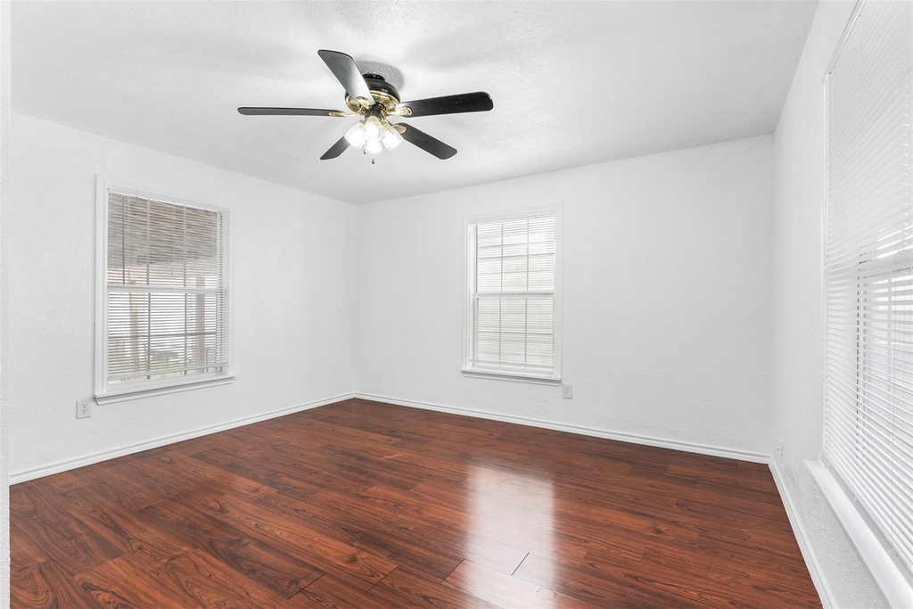 2701 Almendares Avenue - Photo 9