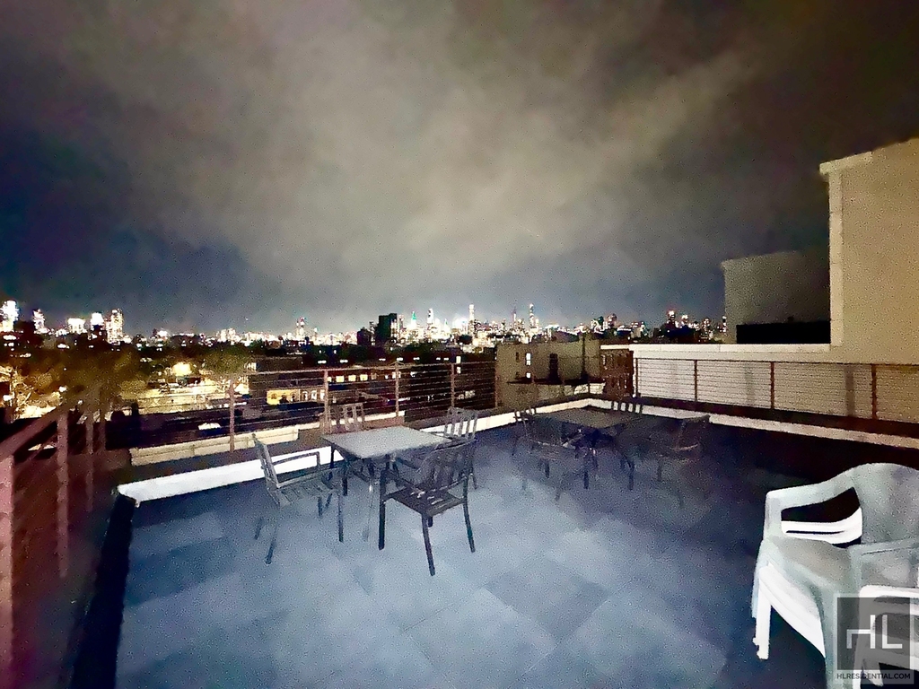 28 Avenue - Photo 13