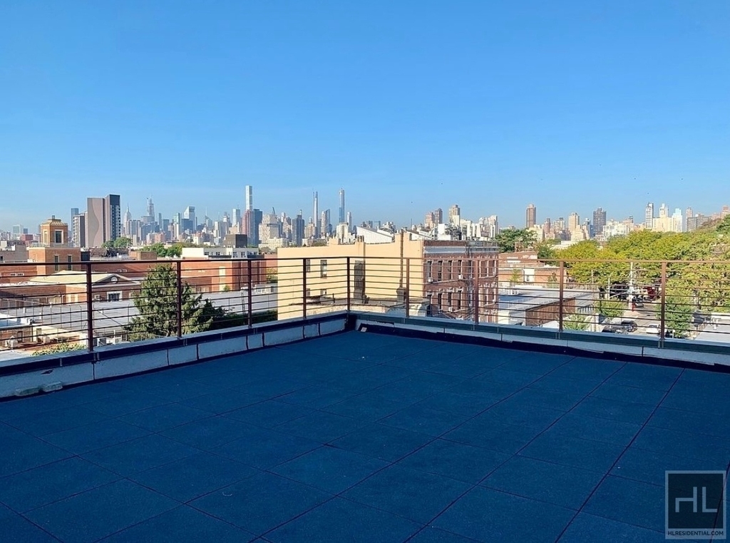 28 Avenue - Photo 12