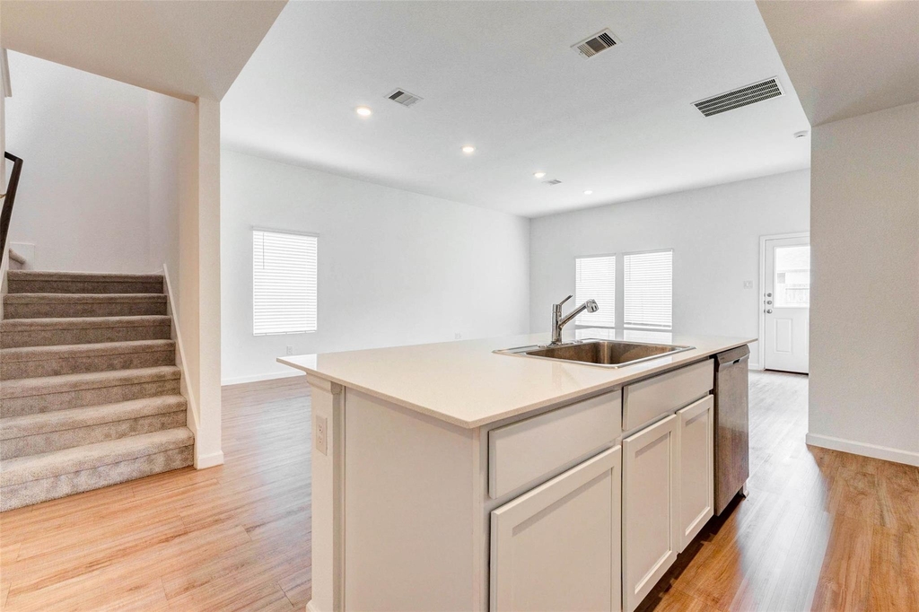 27030 Breakaway Lane - Photo 8