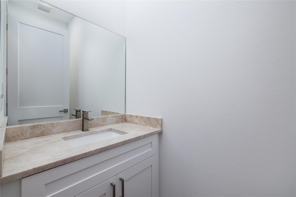 1049 Broadmoor Drive - Photo 16