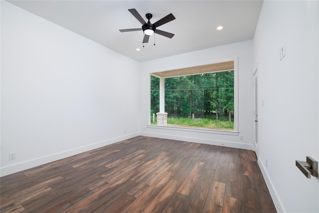 1049 Broadmoor Drive - Photo 10