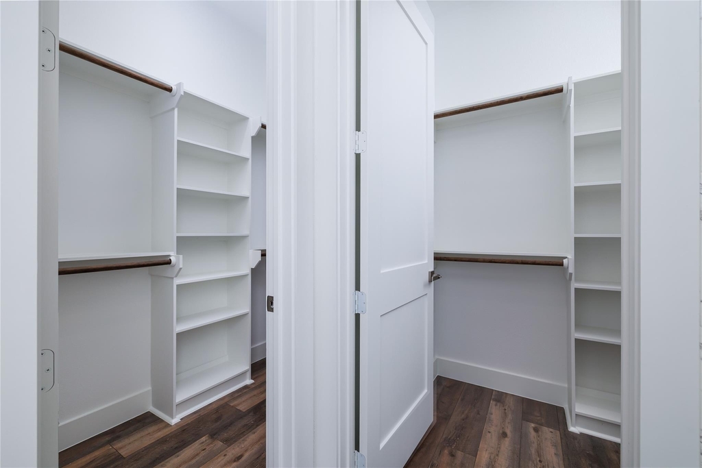 1049 Broadmoor Drive - Photo 15
