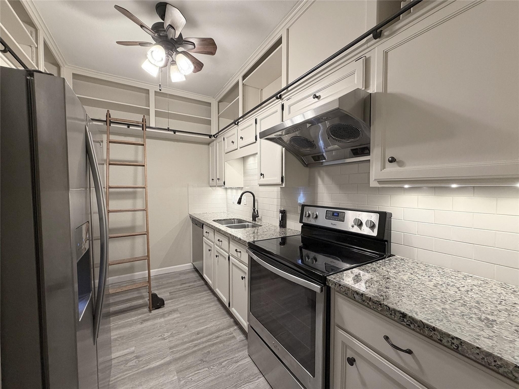 1201 Bering Drive - Photo 8