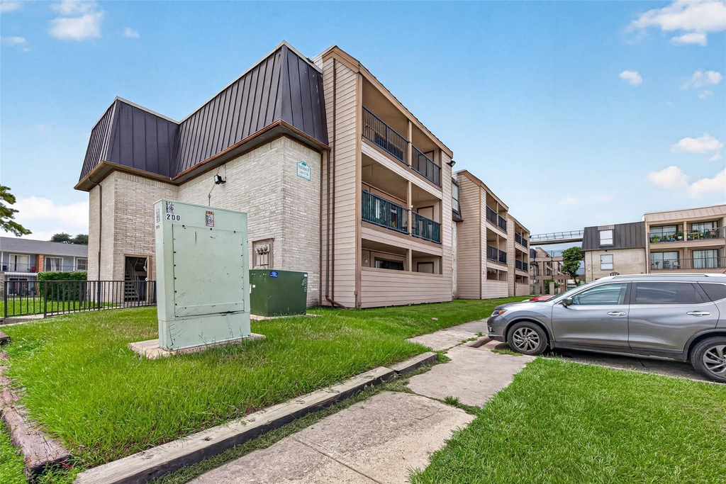 206 Plaza Verde Drive - Photo 2
