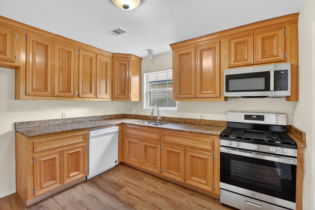 7013 Saint Augustine Street - Photo 11