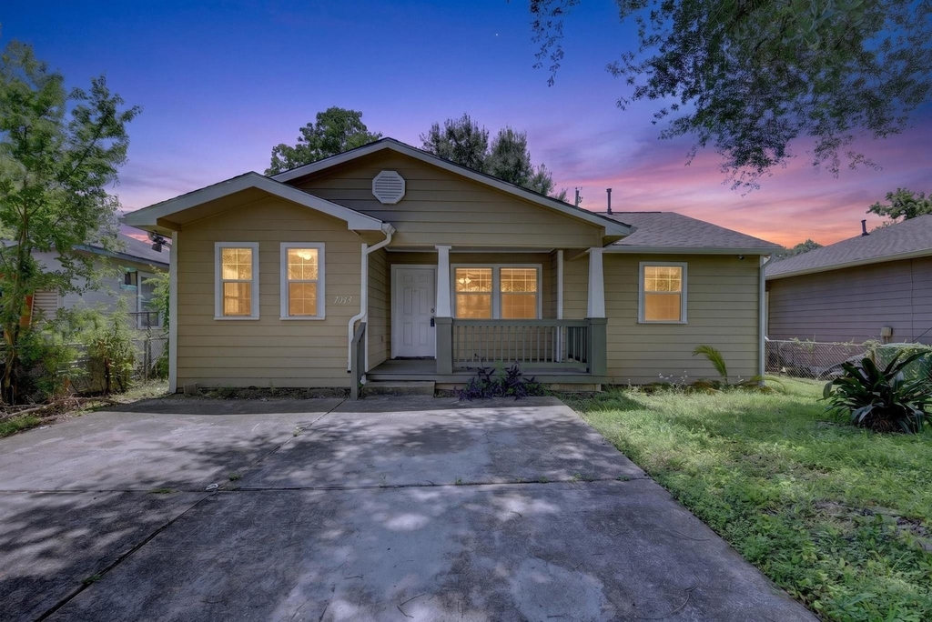 7013 Saint Augustine Street - Photo 0