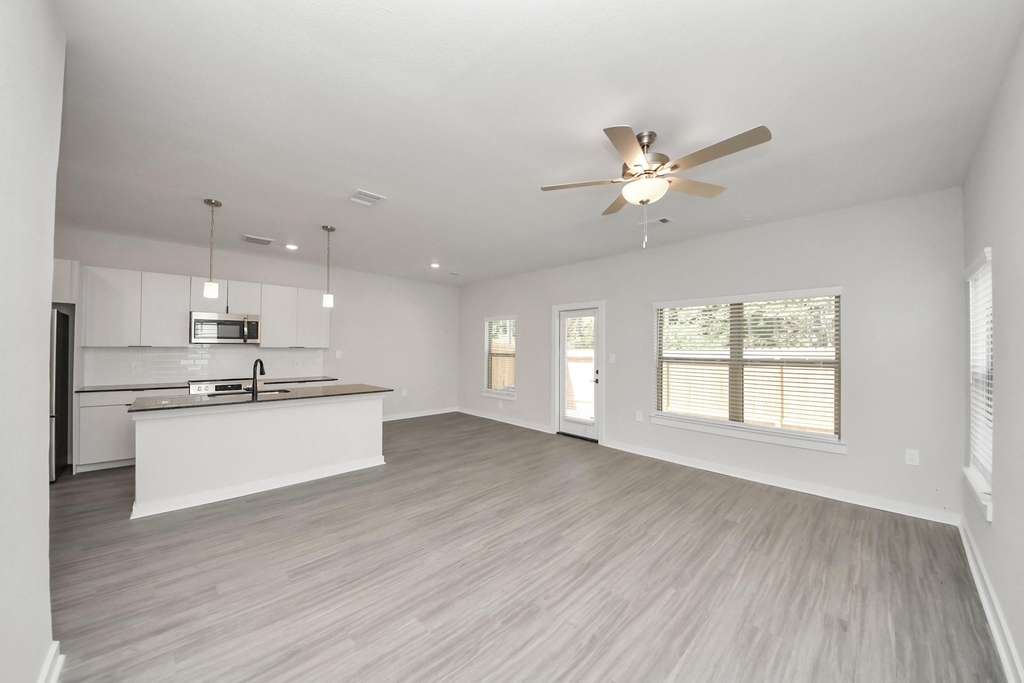 7711 Longmire Road - Photo 3