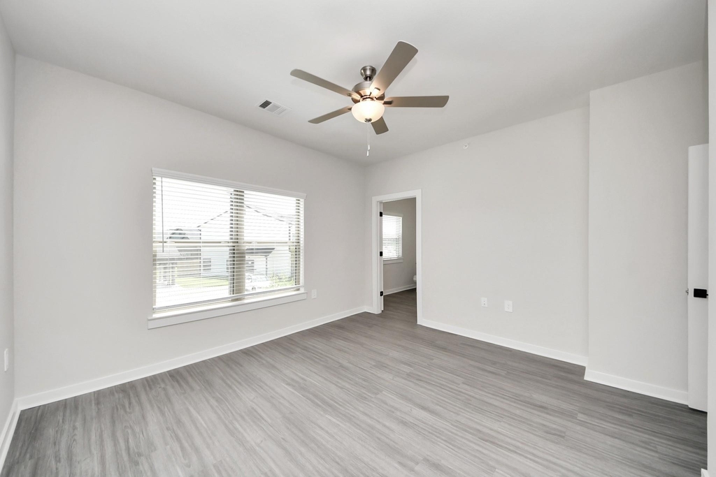 7711 Longmire Road - Photo 26