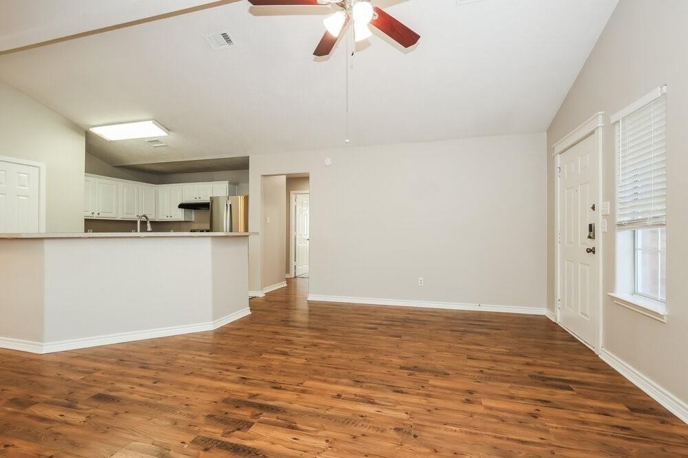 4723 Comal River Loop - Photo 3