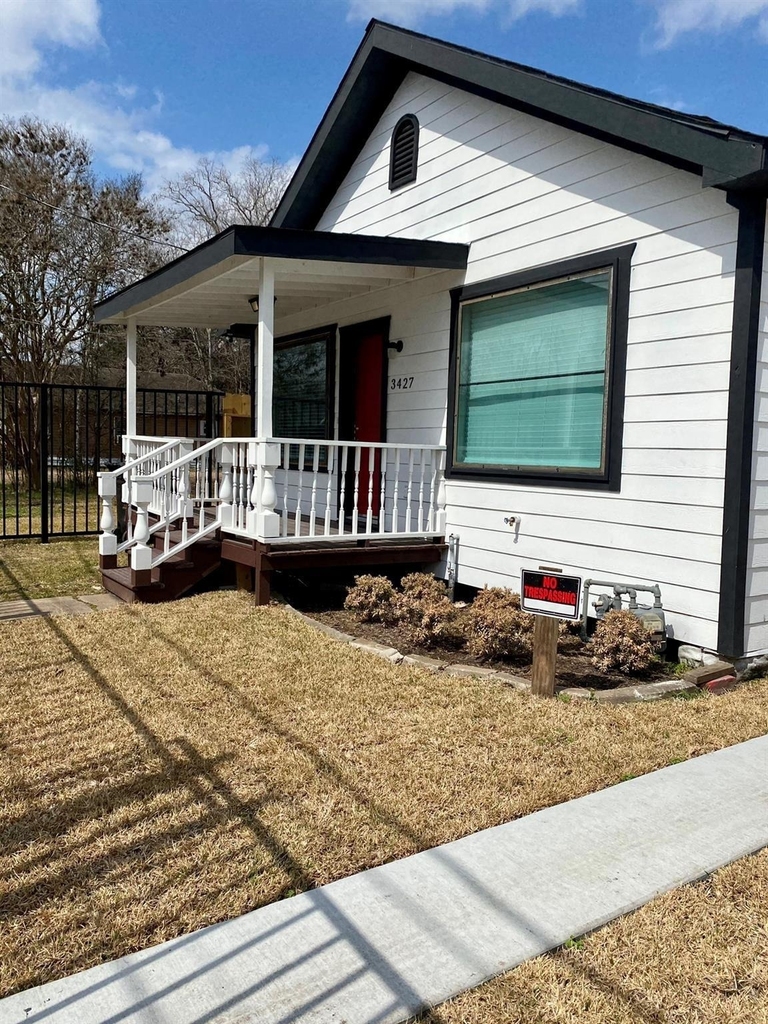3427 Hadley Street - Photo 2