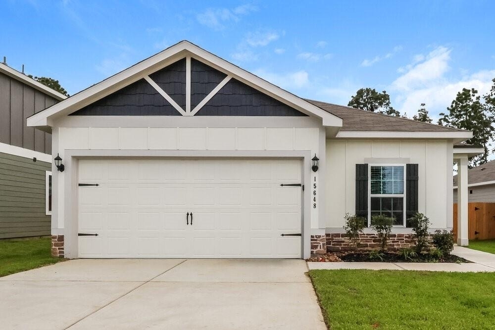 15648 Plum Brook Drive - Photo 0