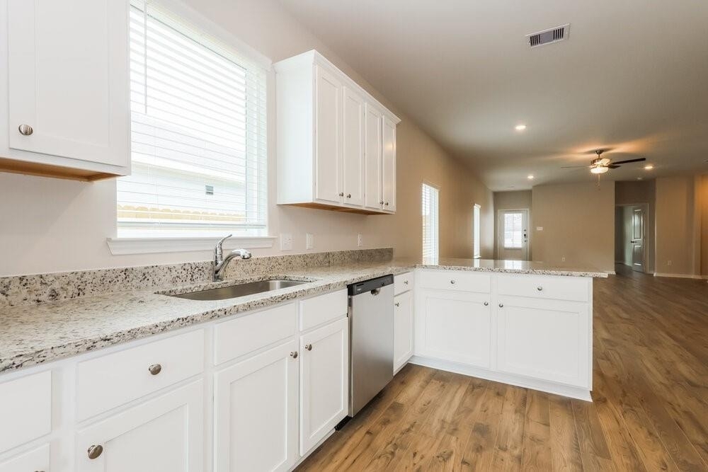 15648 Plum Brook Drive - Photo 4