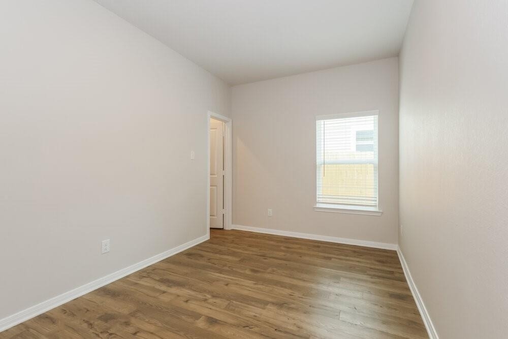 15648 Plum Brook Drive - Photo 12