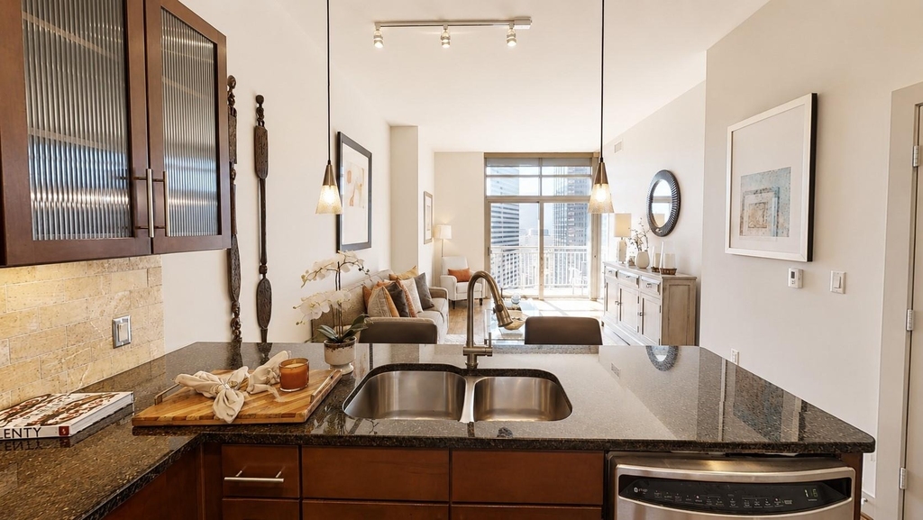 1400 Mckinney Street - Photo 3