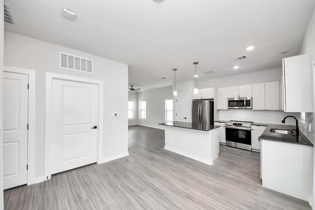 7711 Longmire Road - Photo 13