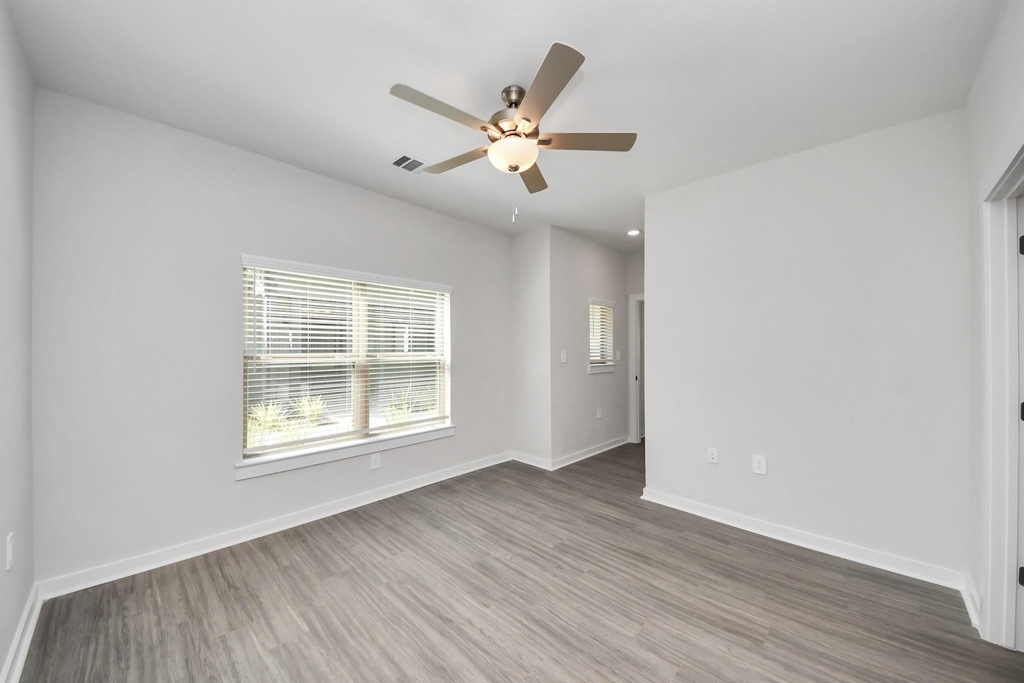 7711 Longmire Road - Photo 25