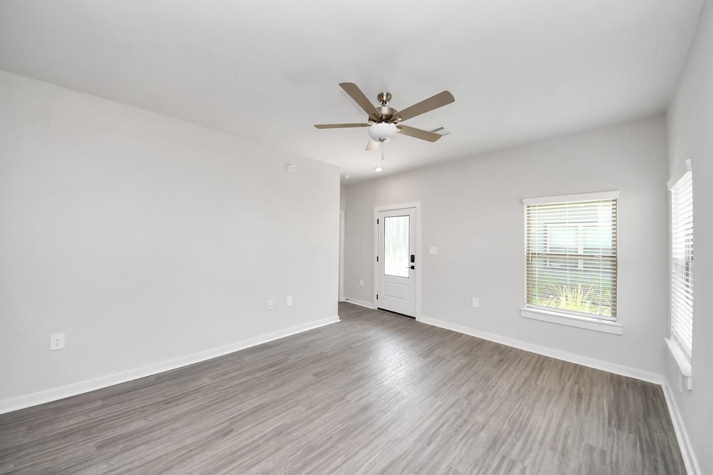 7711 Longmire Road - Photo 16