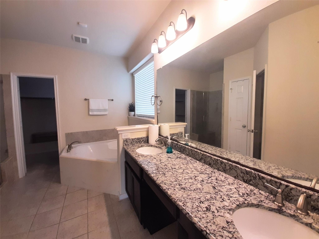 6002 Mangrove Falls Court - Photo 13