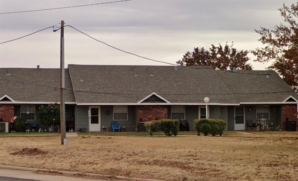 1205 Ne Mustang Drive - Photo 1