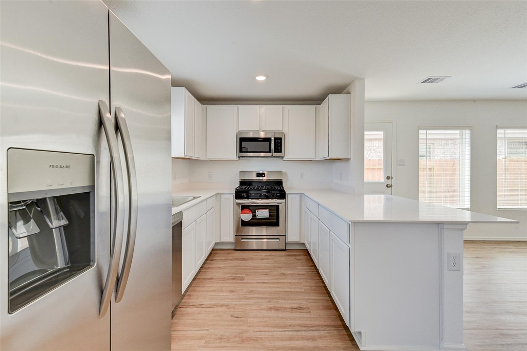 7418 Clover Chase Dr - Photo 6