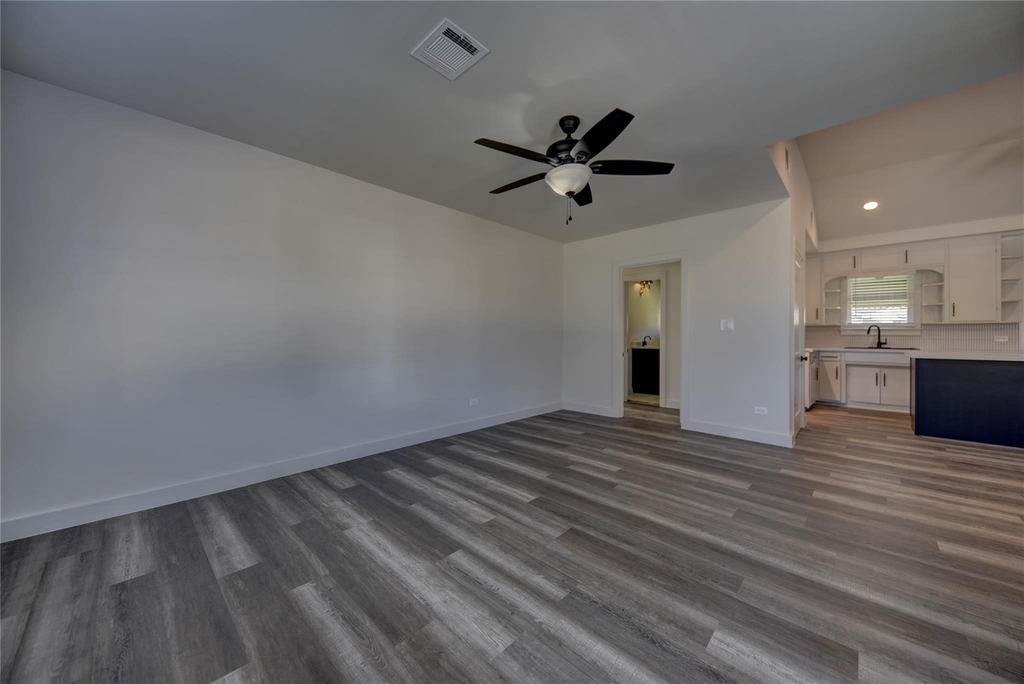 1311 Higgins Street - Photo 16