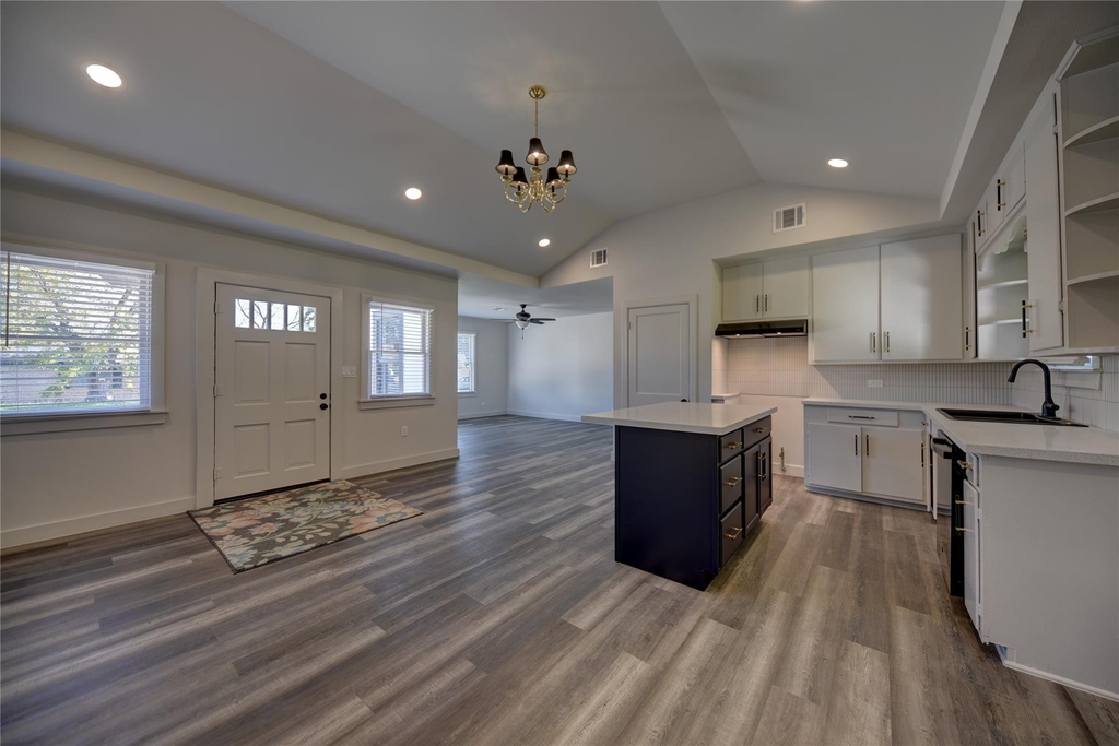 1311 Higgins Street - Photo 8