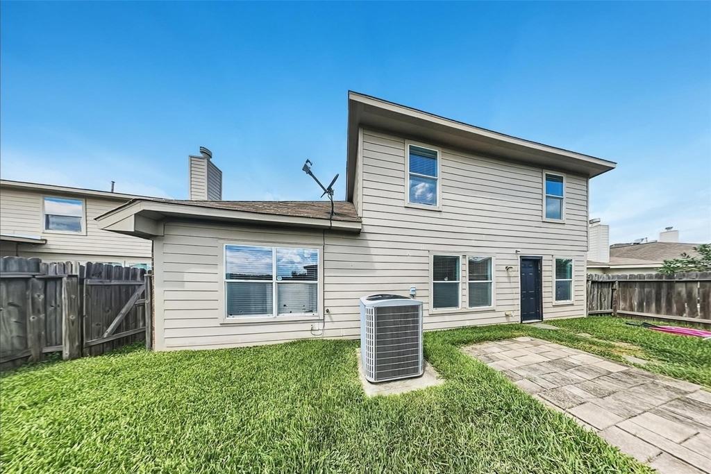 8339 Loetsch Ridge Way - Photo 18