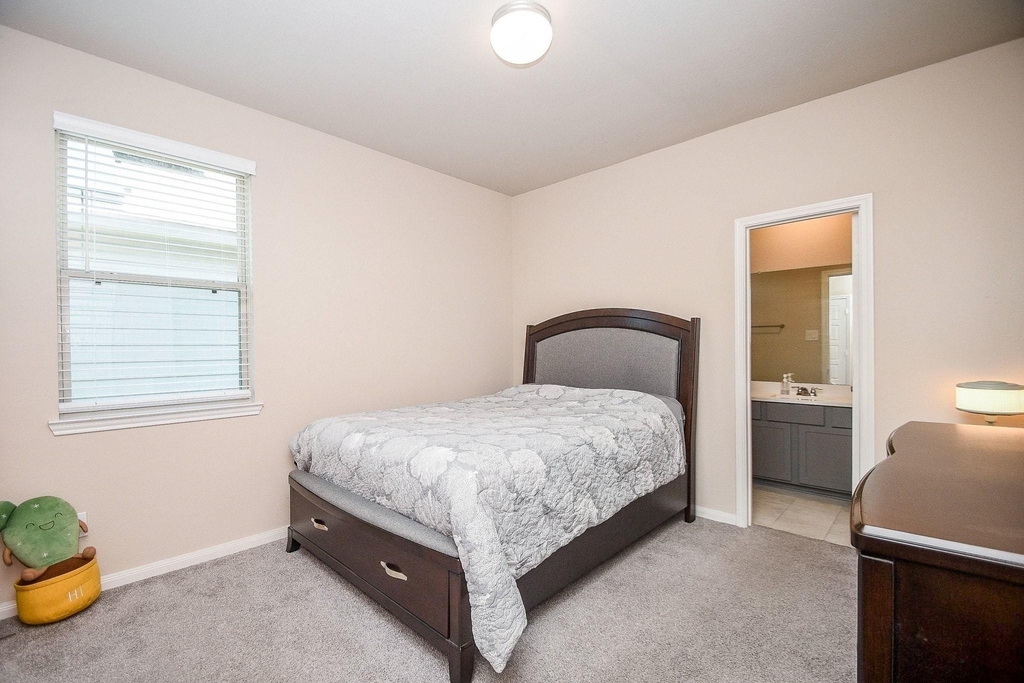 21024 Bracer Street - Photo 26