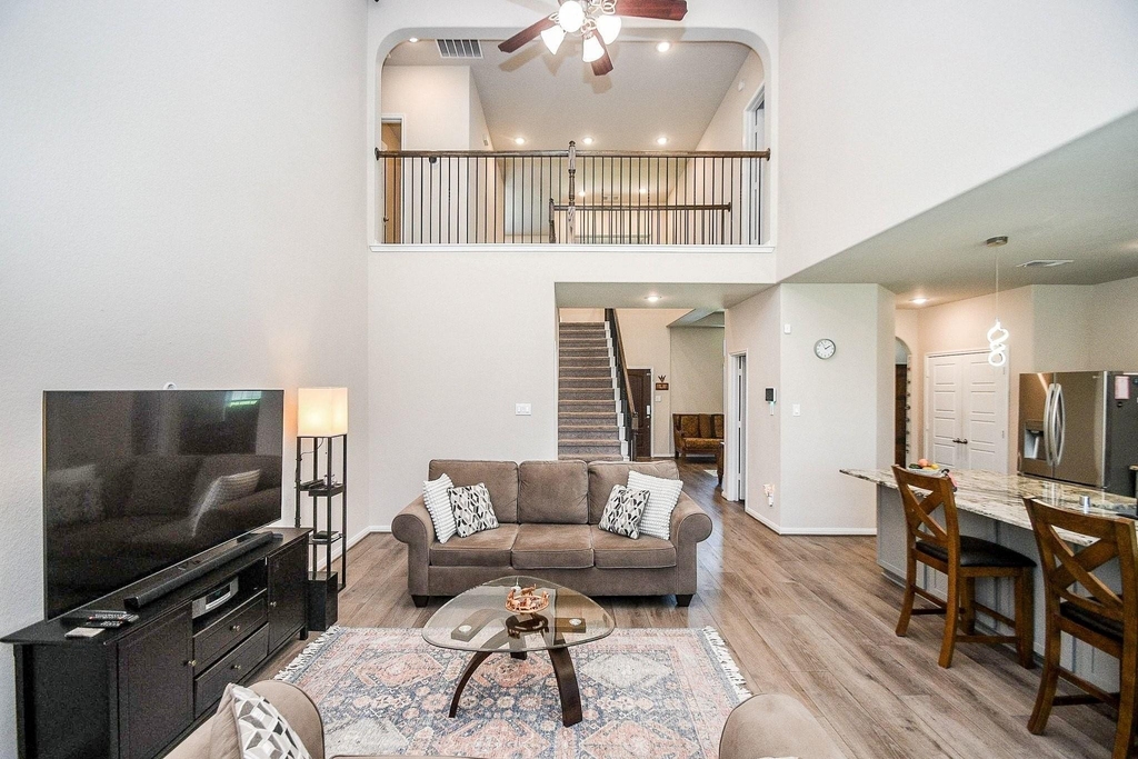 21024 Bracer Street - Photo 8