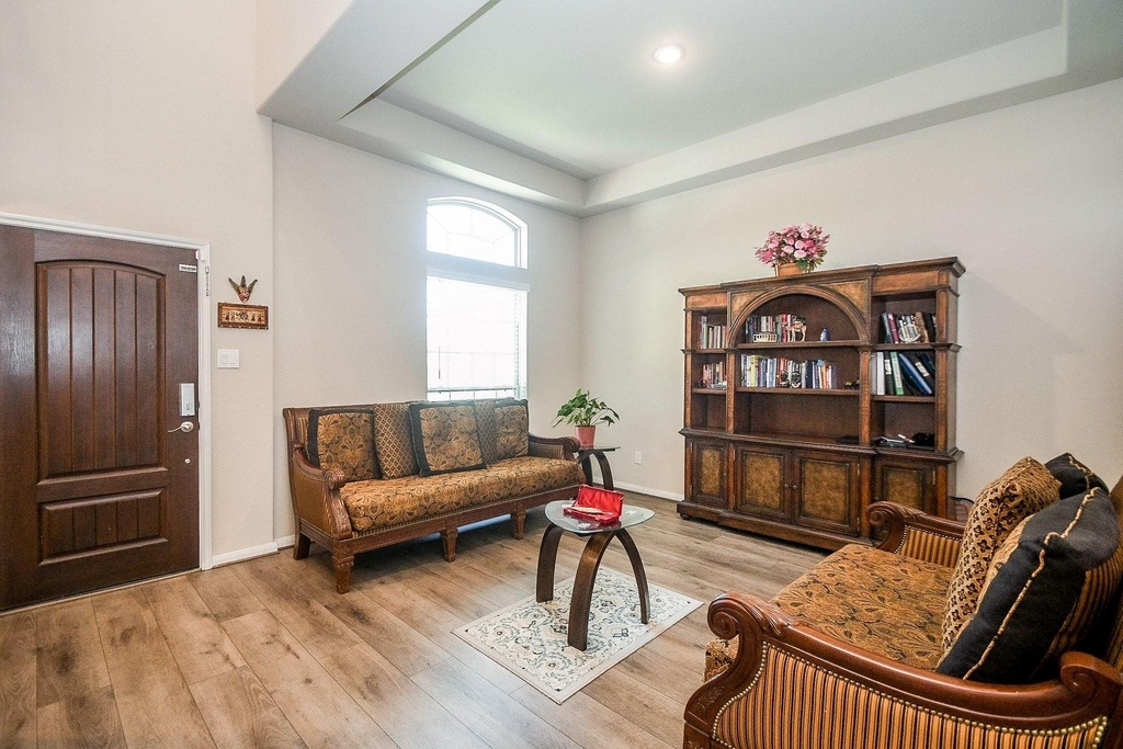 21024 Bracer Street - Photo 3