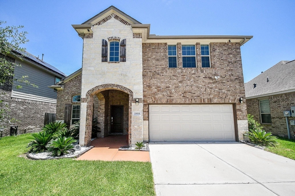 21024 Bracer Street - Photo 1