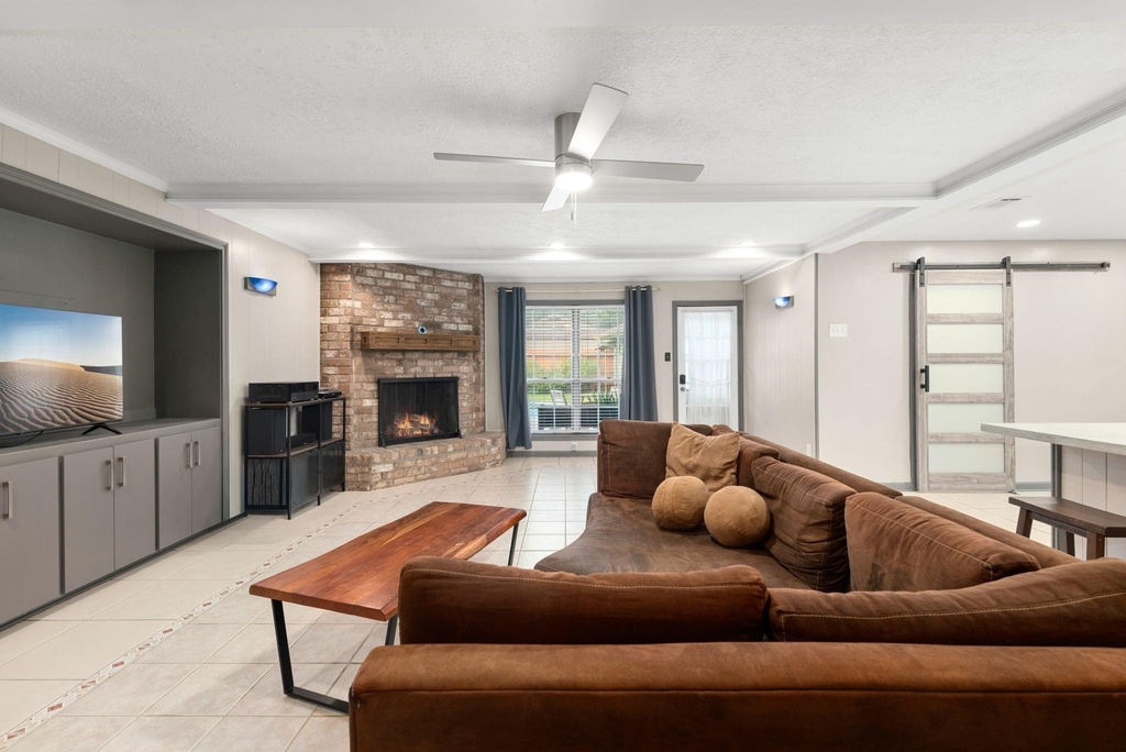 1858 Eagle Falls Drive - Photo 7