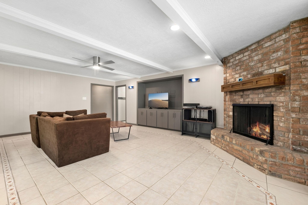 1858 Eagle Falls Drive - Photo 9
