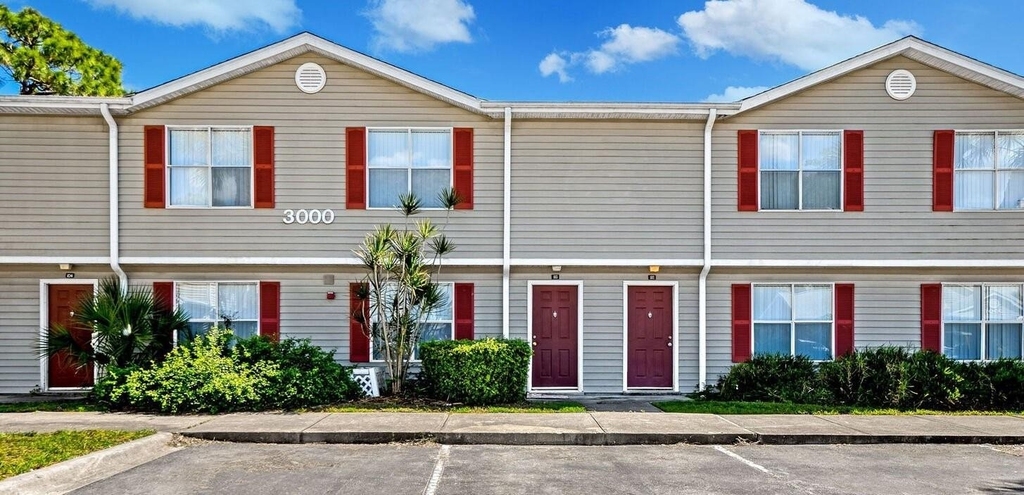 3001 Fountainhead Cir - Photo 1