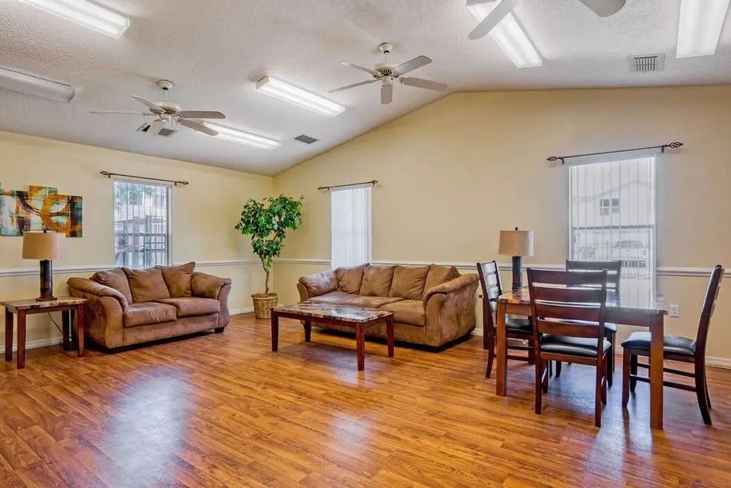 3001 Fountainhead Cir - Photo 6