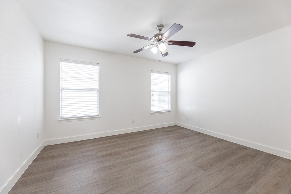 25951 Ravenside Drive - Photo 37