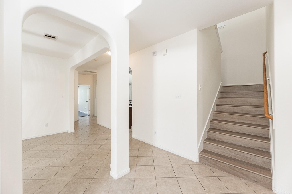 25951 Ravenside Drive - Photo 6