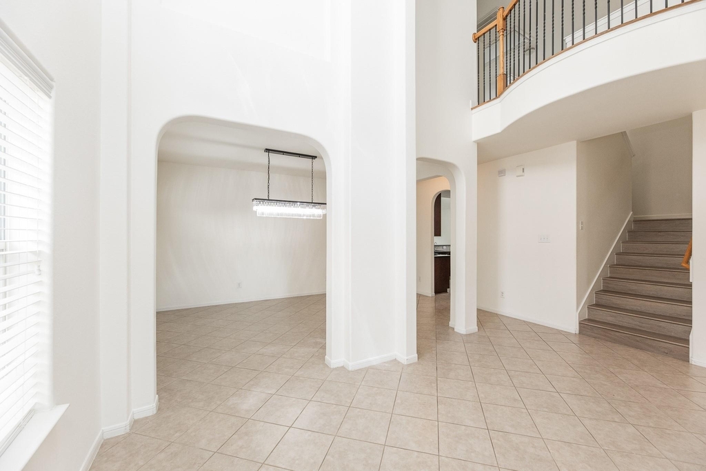 25951 Ravenside Drive - Photo 5