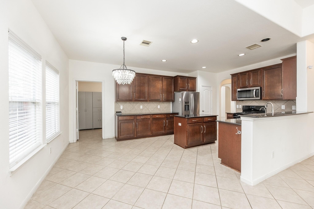 25951 Ravenside Drive - Photo 14