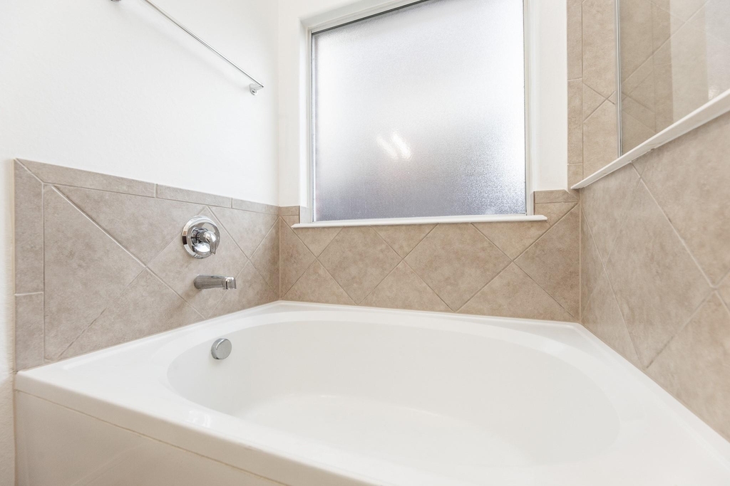 25951 Ravenside Drive - Photo 23