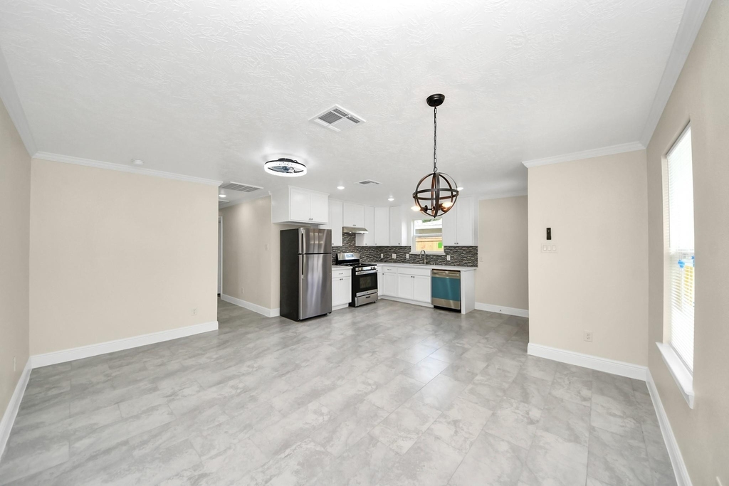 7066 Villa Street - Photo 3