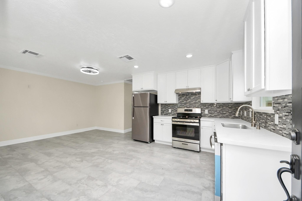 7066 Villa Street - Photo 8
