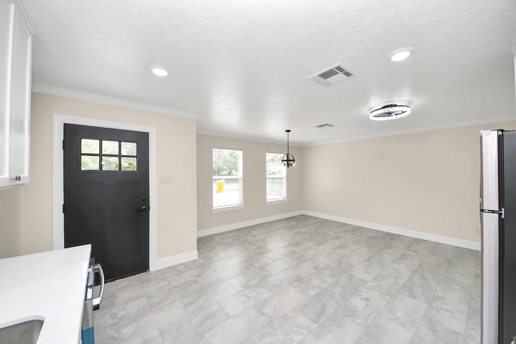 7066 Villa Street - Photo 10